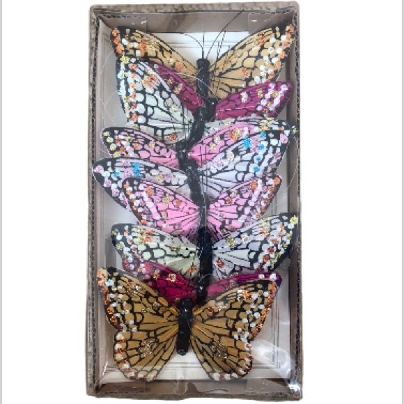 Butterfly Garland - Picture 2 of 4